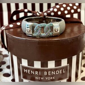 EUC!! FULL INCLUSION HENRI BENDEL Textured Leather Cuff w/Iridescent Crystals